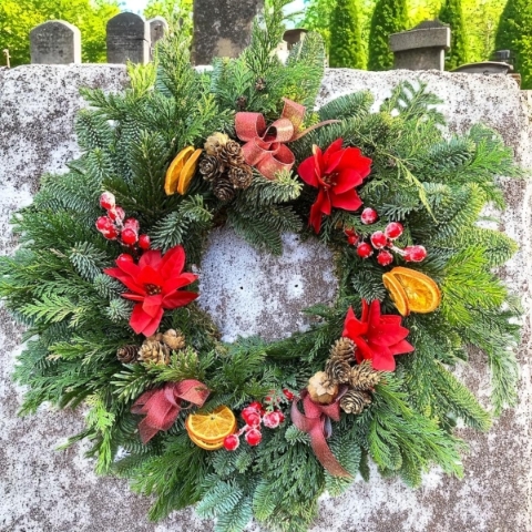 Cemetery Wreaths (FRESH)