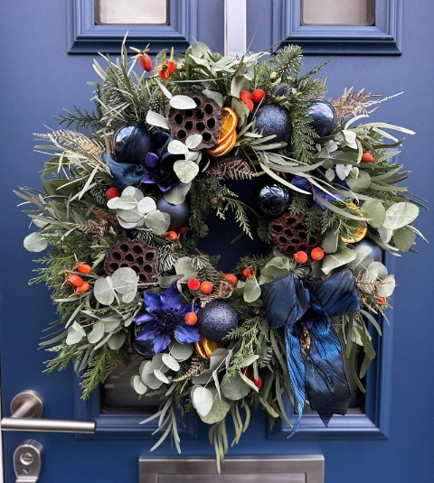 Christmas Door Wreaths (FRESH)